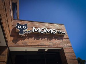 signs-building-channel-letters-momo-tea-5491-cc