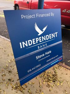 signs-post-independent-bank-0759-cc