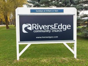 signs-post-rivers-edge-0528-cc